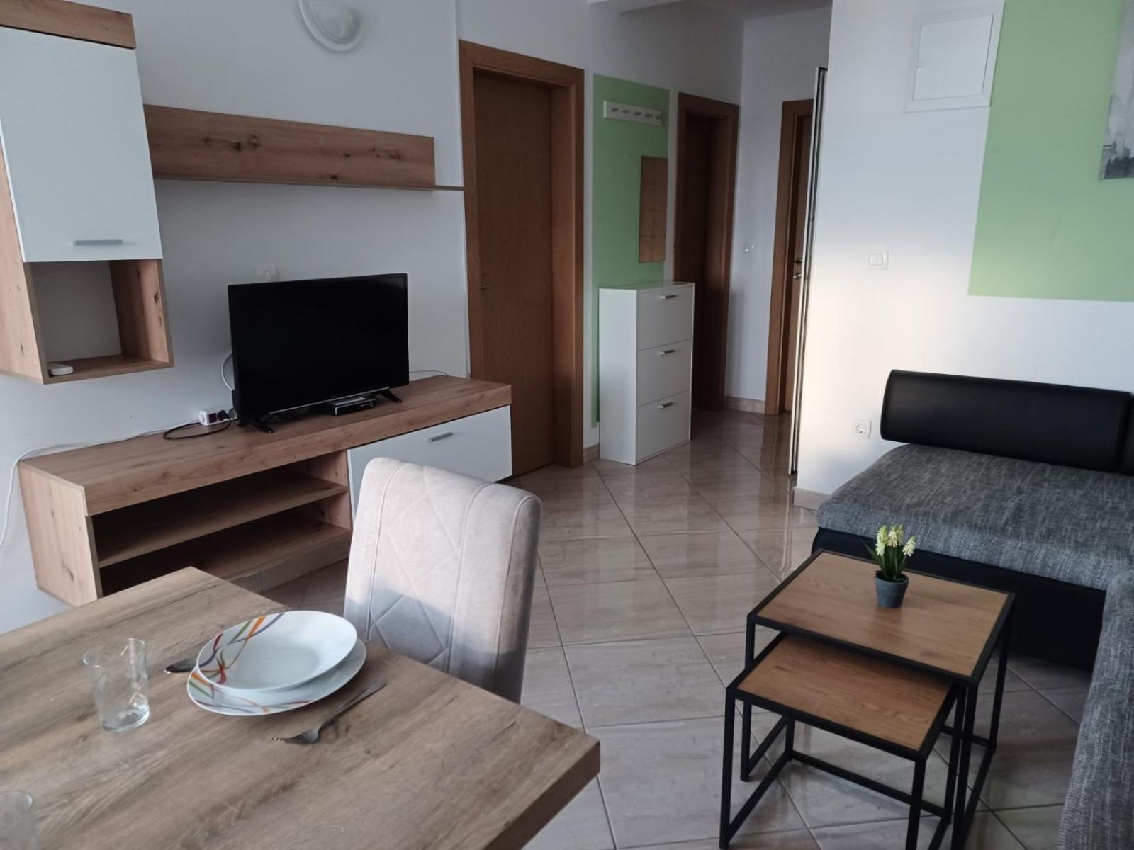 Apartmani Suncev Sjaj รทินา ภายนอก รูปภาพ